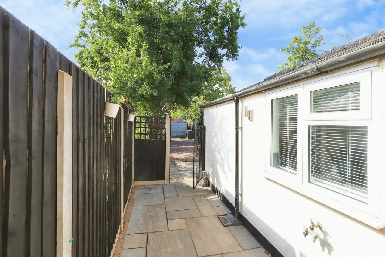 Hurcott Road, Kidderminster, DY10, photo 17