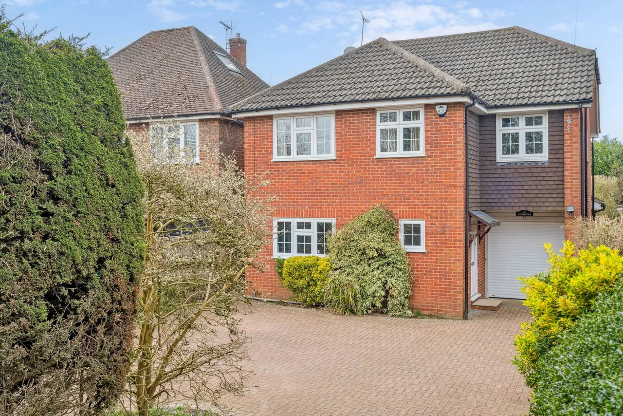 4 bed house for sale, Rickmansworth Lane, Chalfont St Peter, SL9