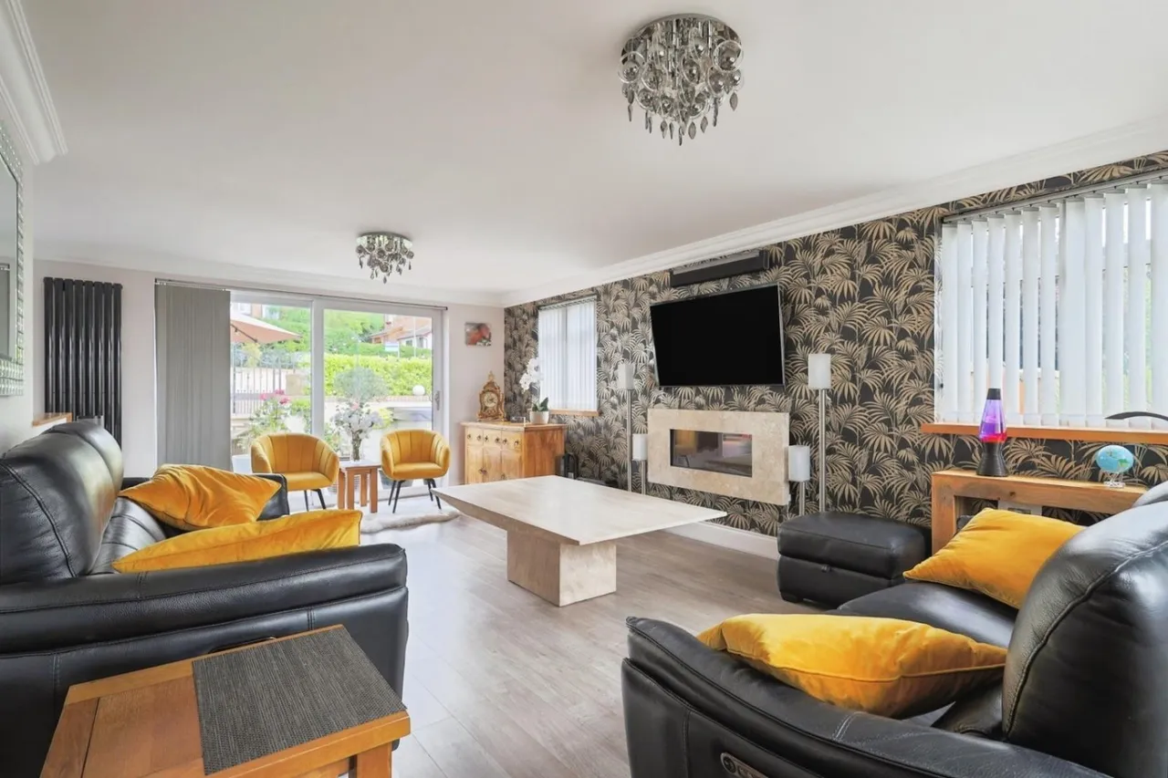Oakcroft, Stalybridge, SK15, photo 3