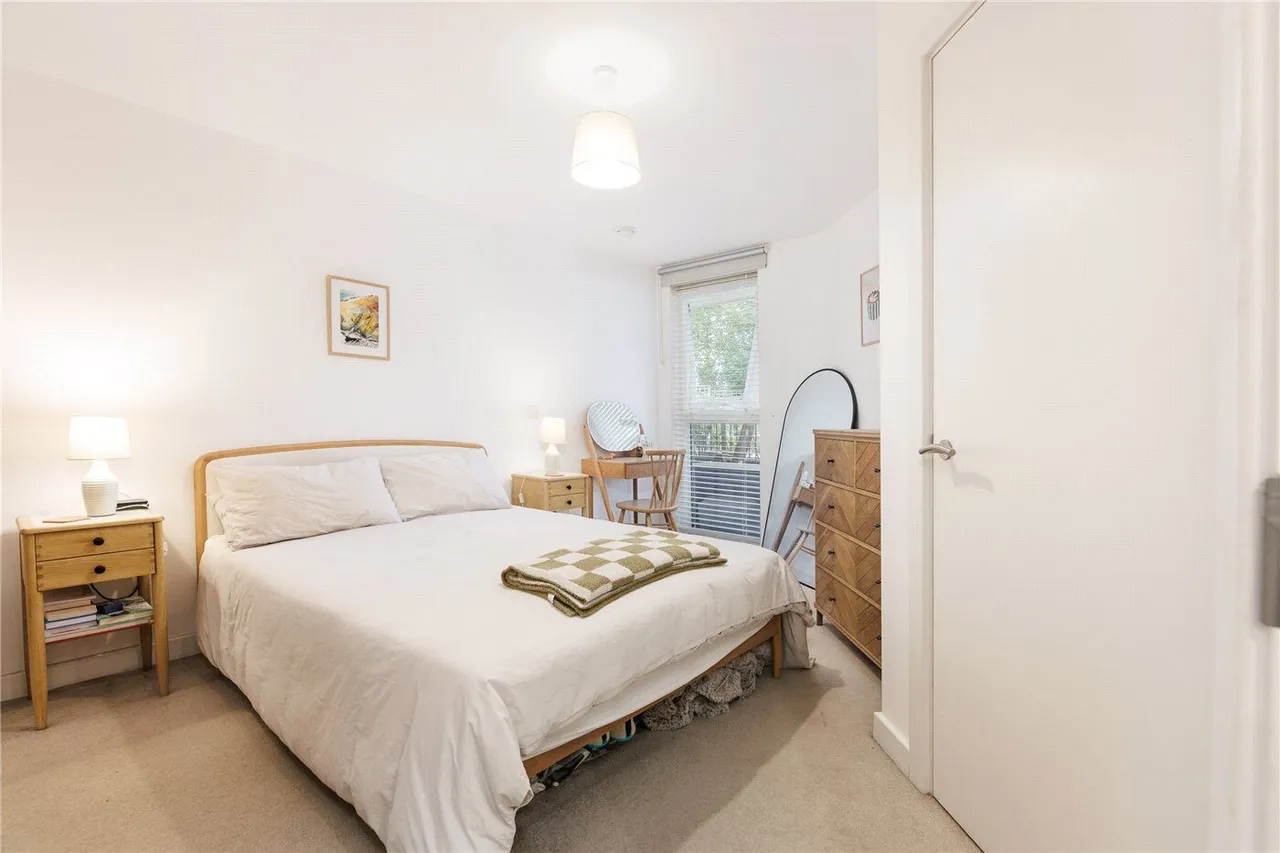 Roehampton Lane, London, SW15, photo 5