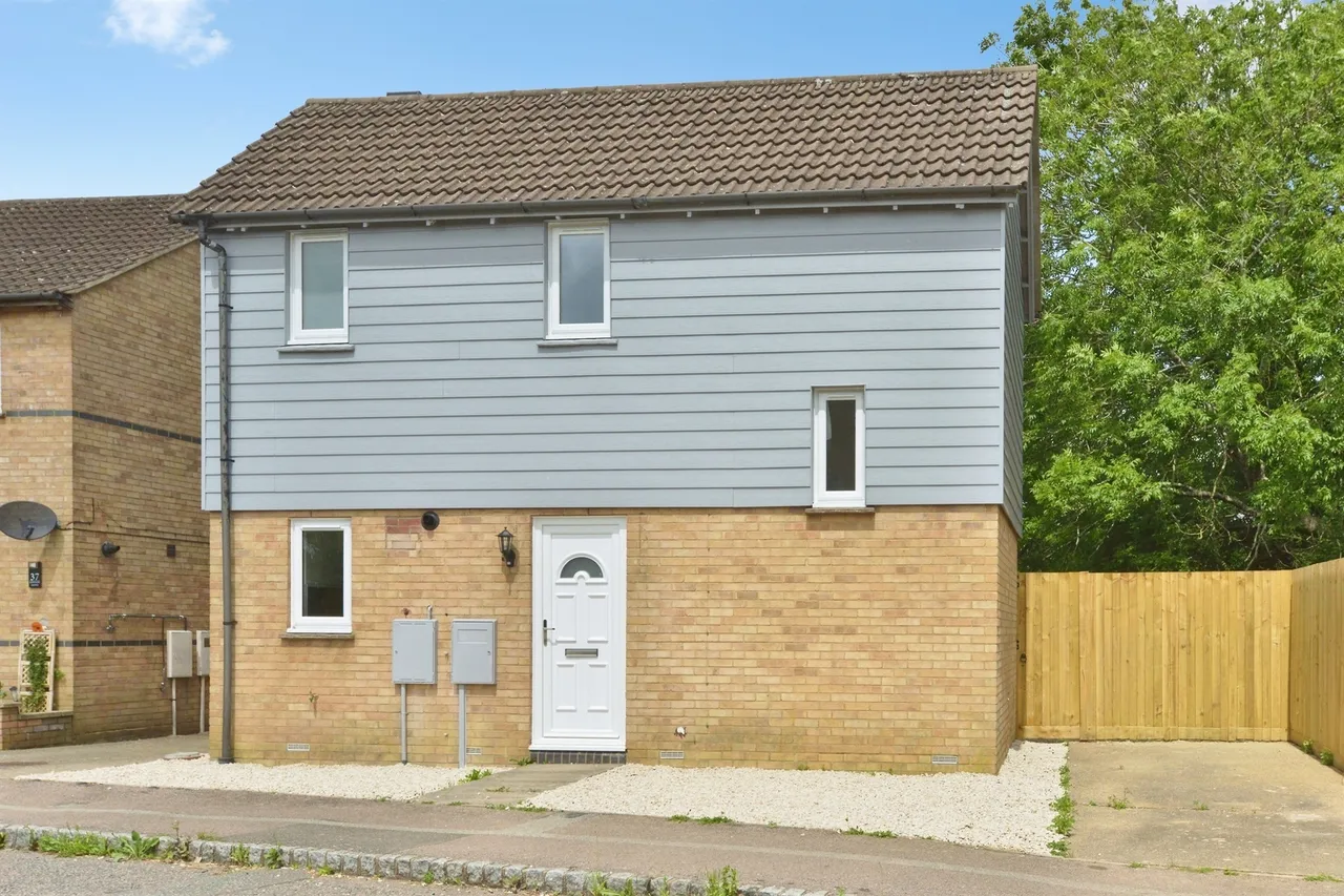 2 bed house for sale — Lowndes Grove, Shenley Church End, Milton Keynes