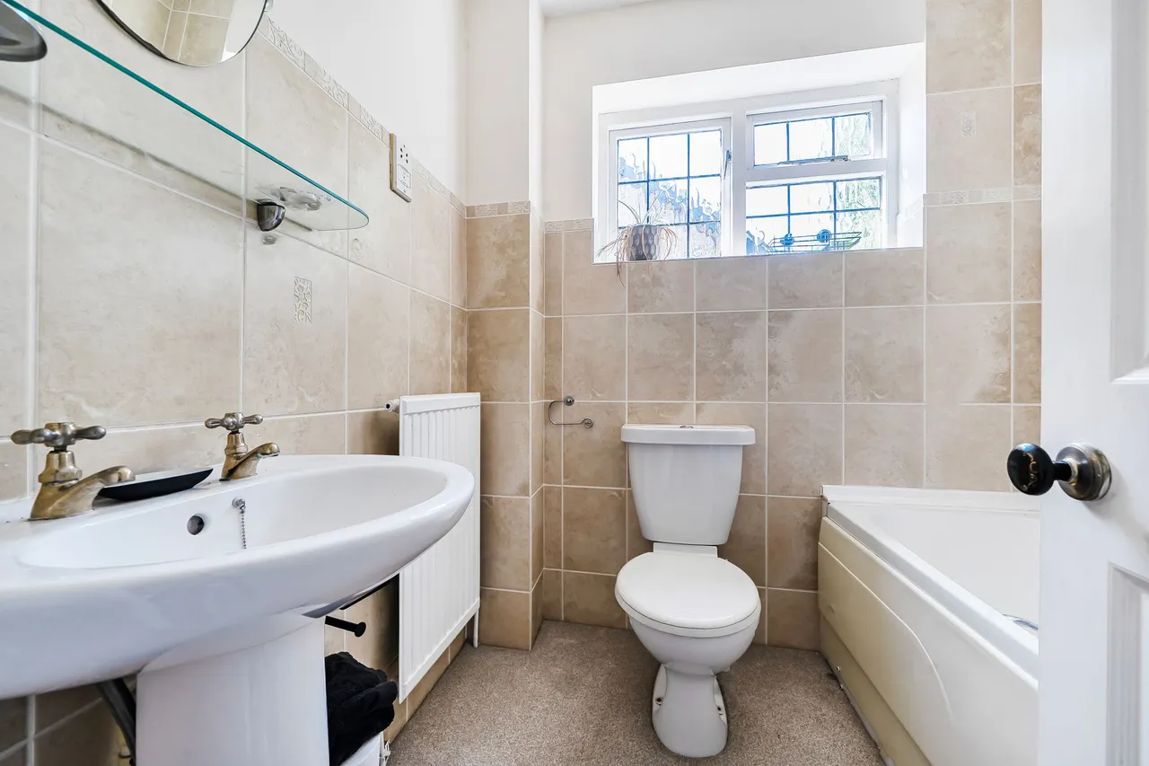 Nightingale Close, Rowland's Castle, PO9, photo 10