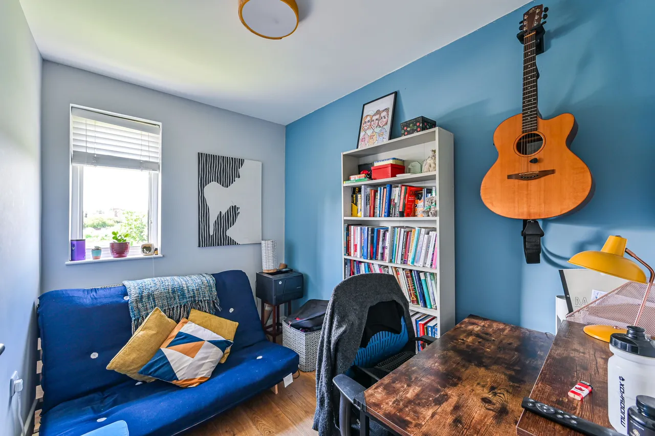 22 Denis Reeve Close, Mitcham, photo 4