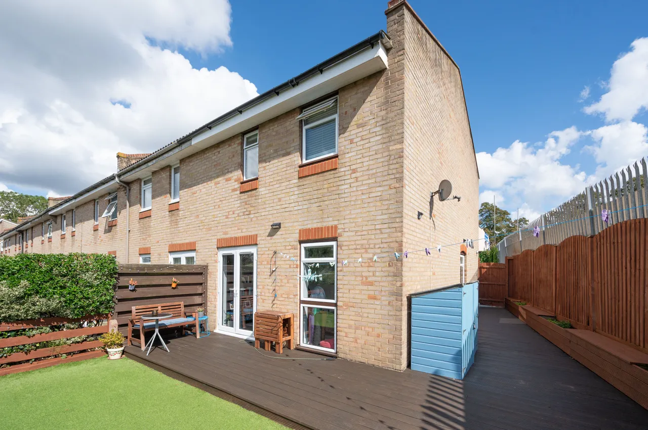 3 bed house for sale — 22 Denis Reeve Close, Mitcham