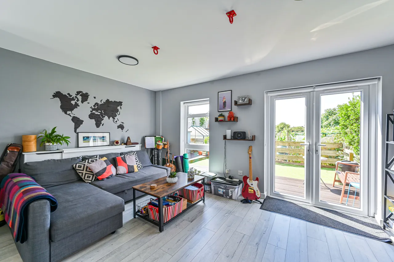 22 Denis Reeve Close, Mitcham, photo 7