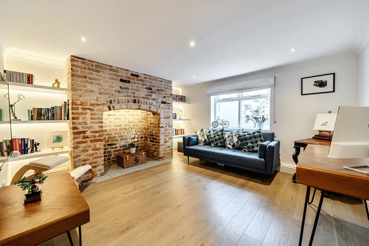 Hewlett Road, Cheltenham, GL52, photo 5