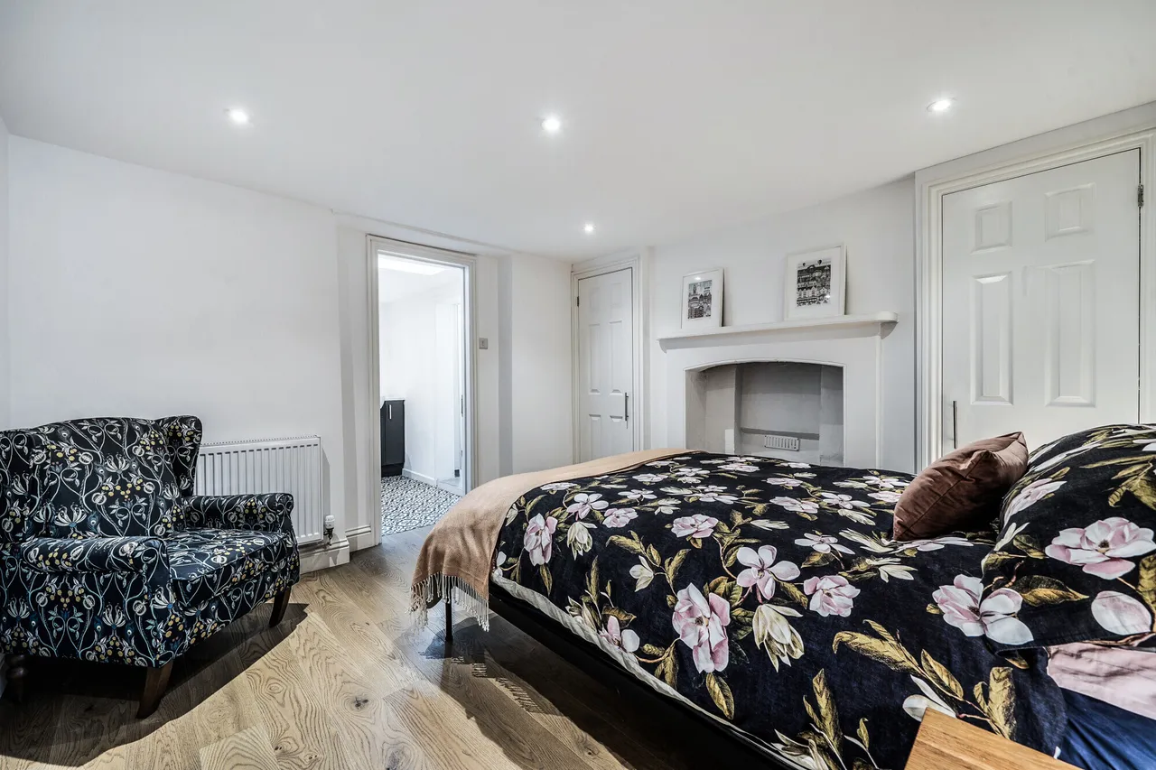 Hewlett Road, Cheltenham, GL52, photo 9