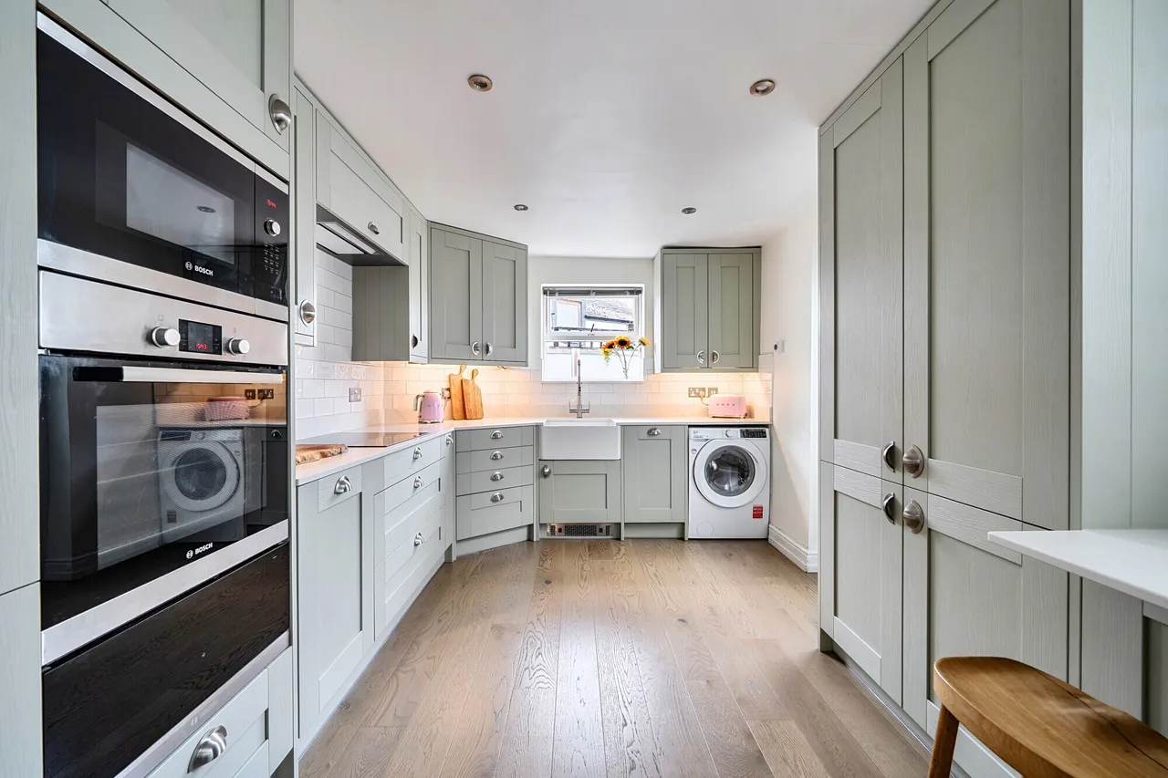 Hewlett Road, Cheltenham, GL52, photo 2