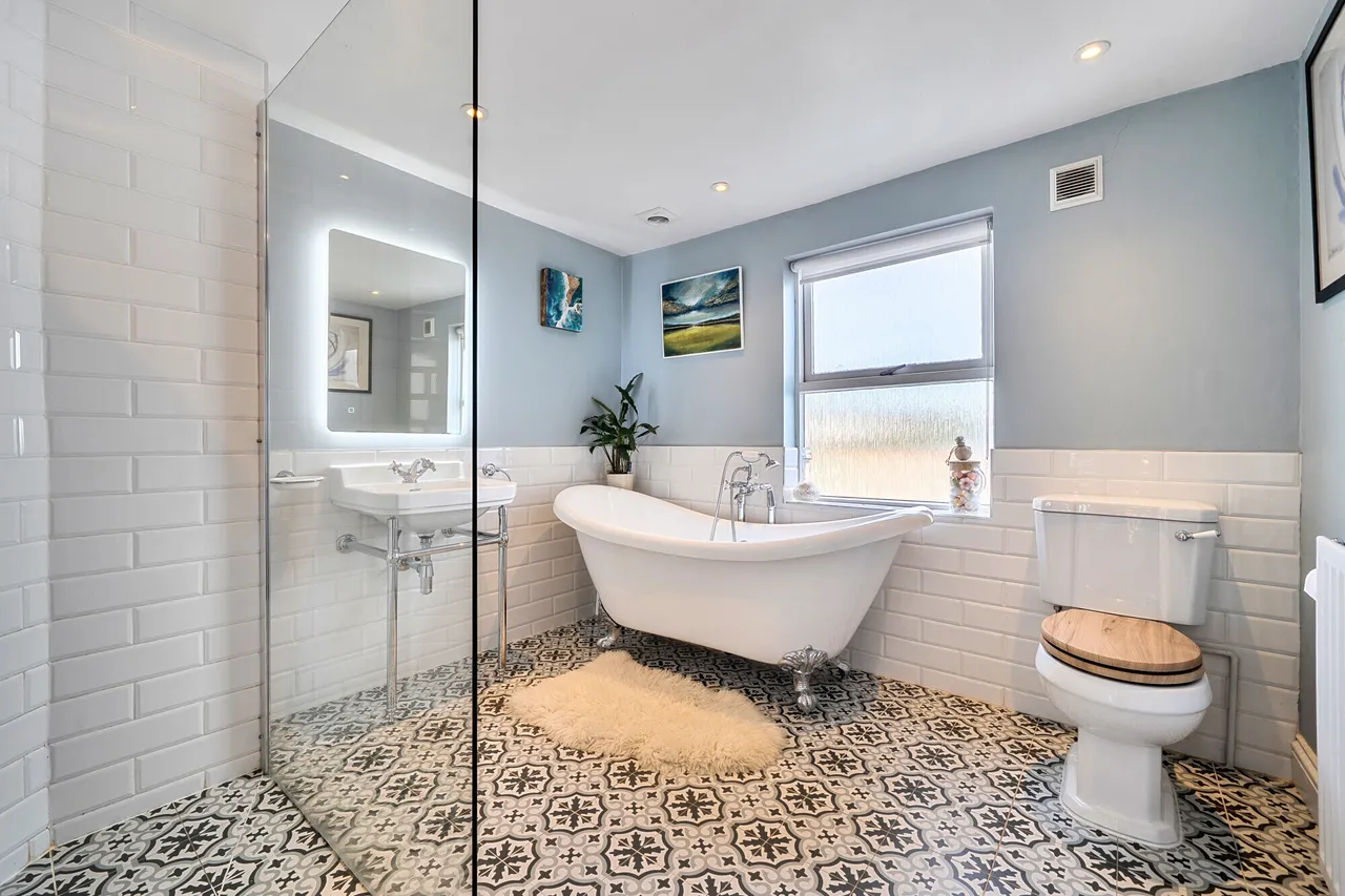 Hewlett Road, Cheltenham, GL52, photo 7