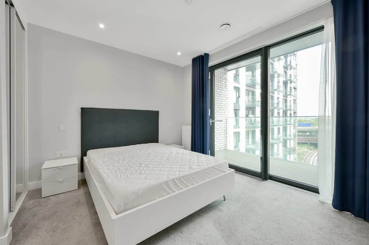 Showflat 4 (3 Bed), Momento Kew Bridge, Brentford, photo 11