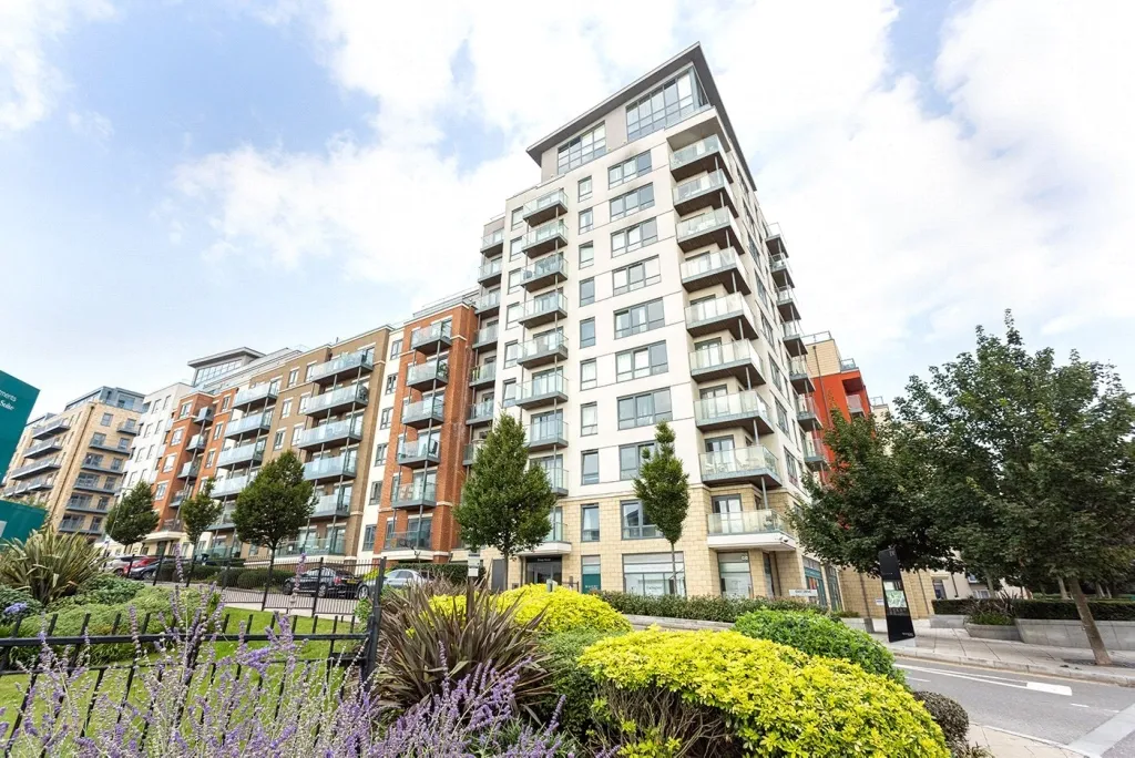 East Drive, Beaufort Park, NW9, photo 13