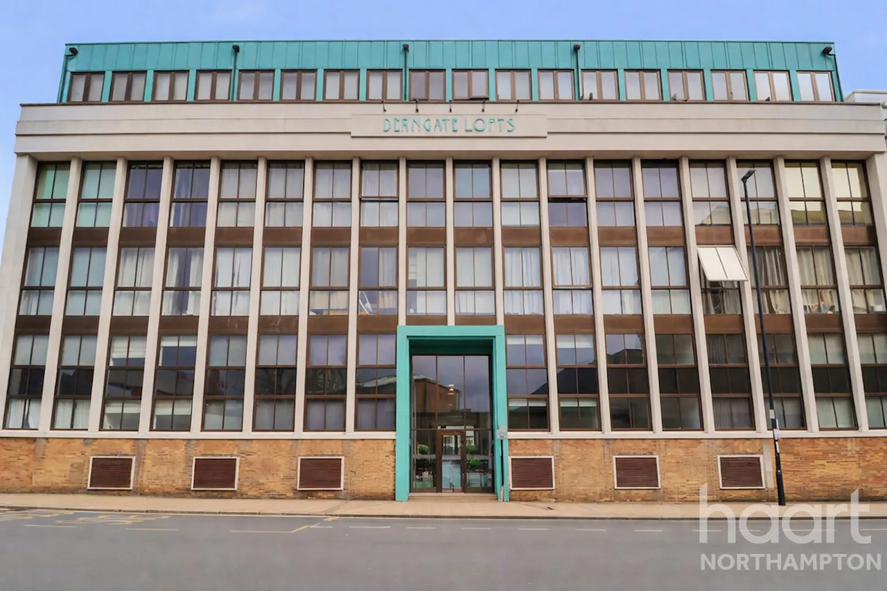 2 bed flat for sale, Derngate, Northampton, NN1