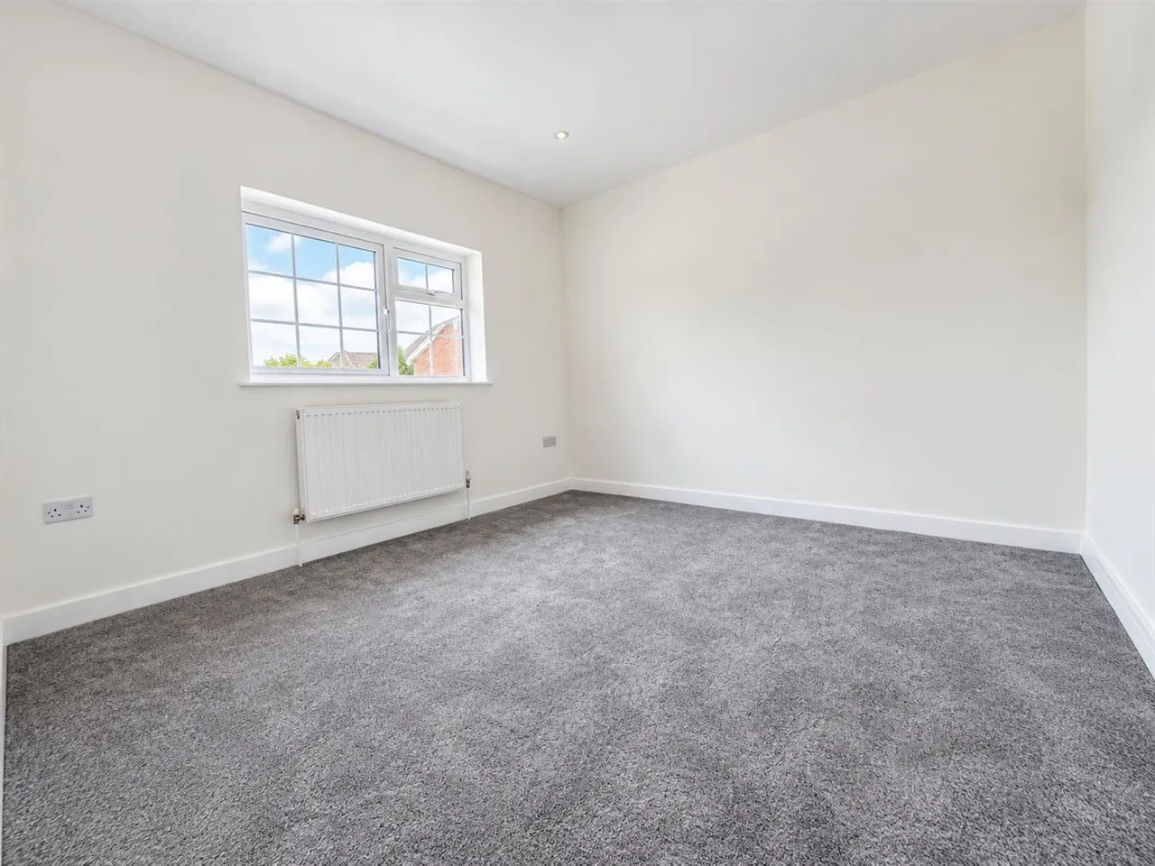 St. Georges Crescent, Slough, photo 6