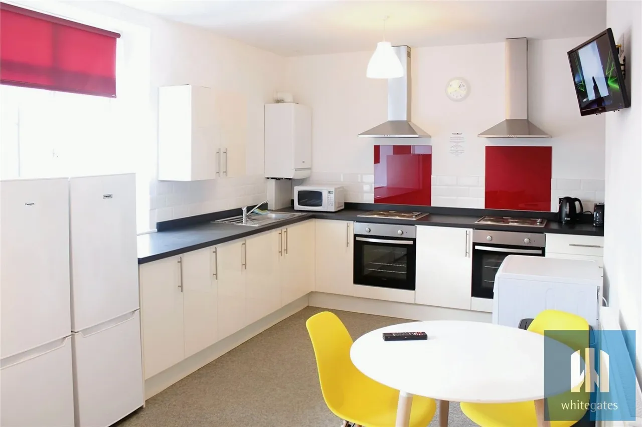 Firth Street, Huddersfield, HD1, photo 3