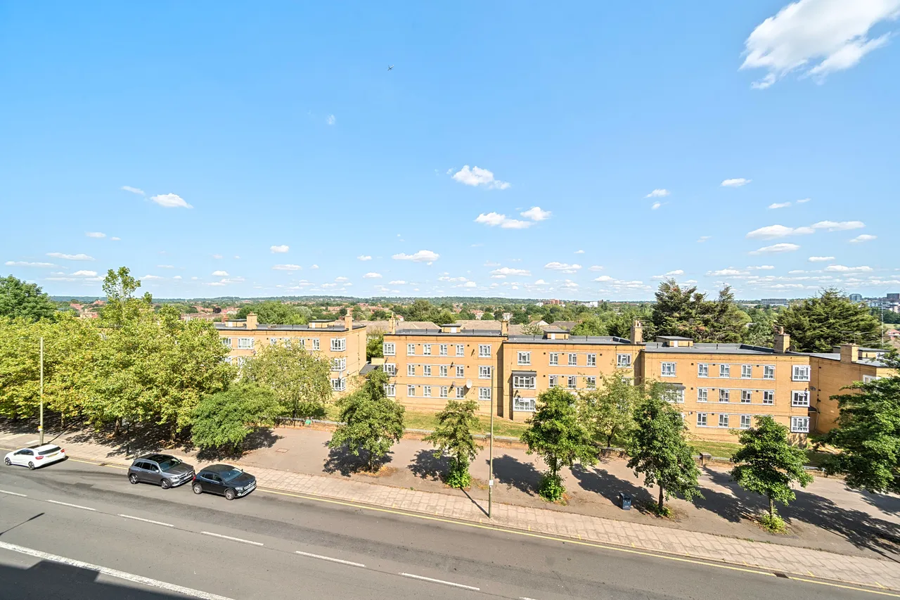 Burnt Oak Broadway, Edgware, HA8, photo 9