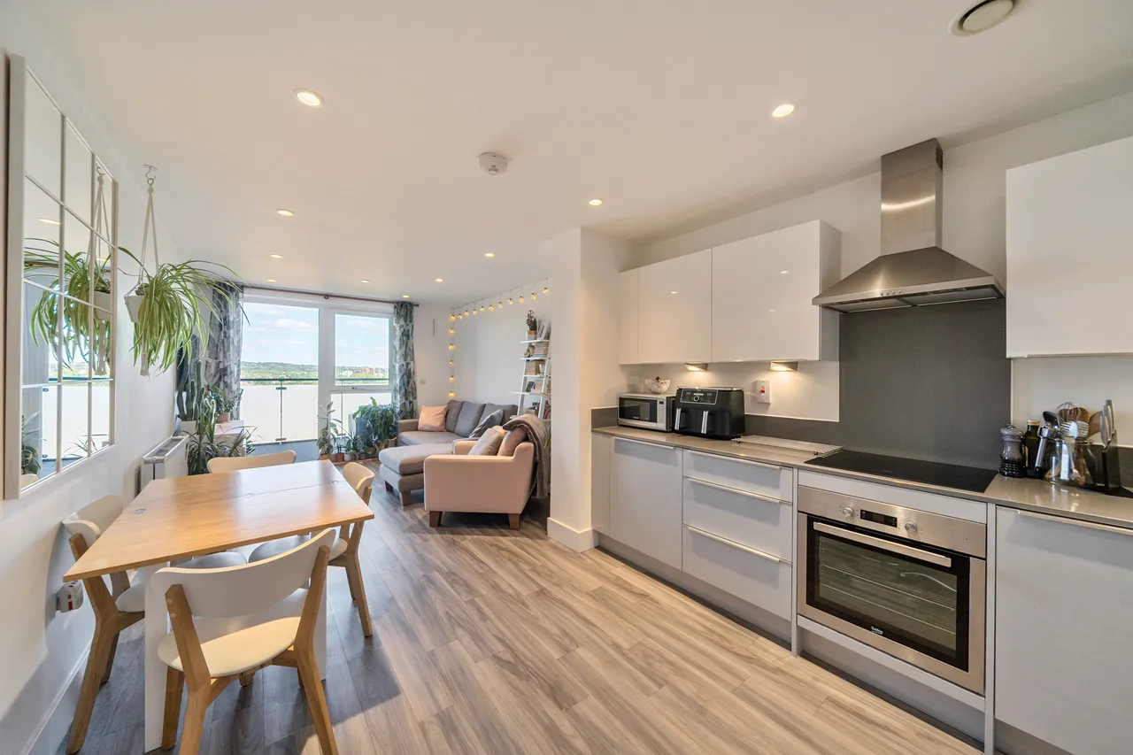 1 bed flat for sale, Burnt Oak Broadway, Edgware, HA8