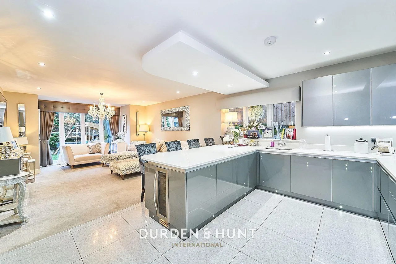 Mount Pleasant Road, Chigwell, IG7, photo 12
