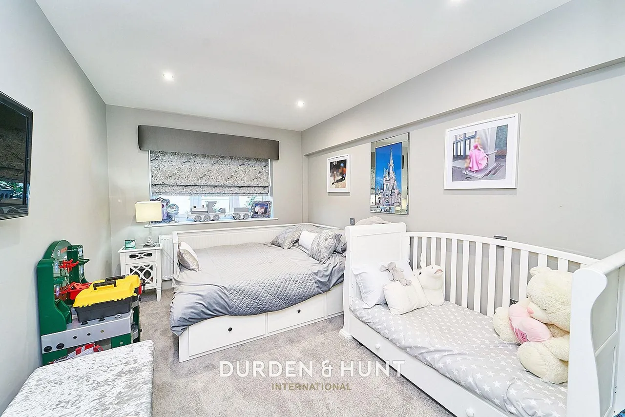 Mount Pleasant Road, Chigwell, IG7, photo 25