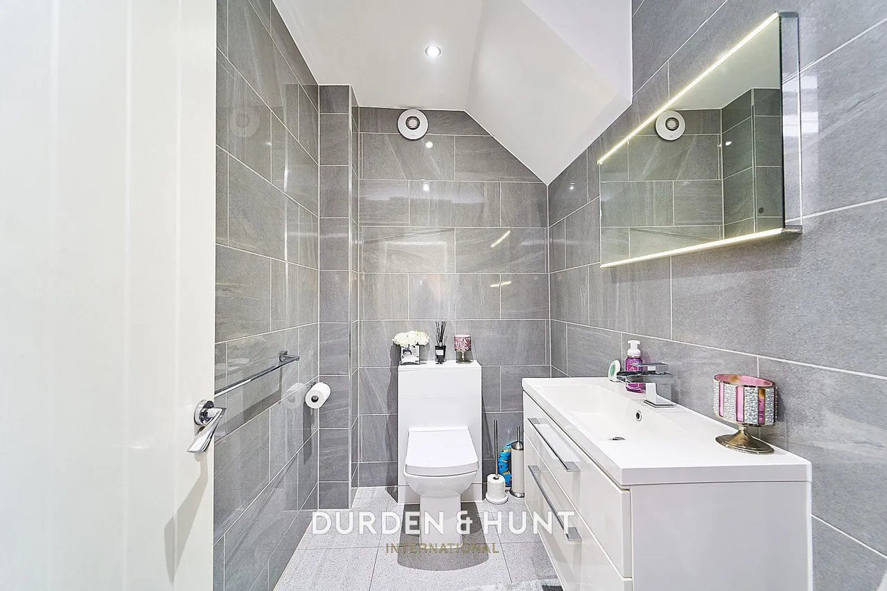 Mount Pleasant Road, Chigwell, IG7, photo 16