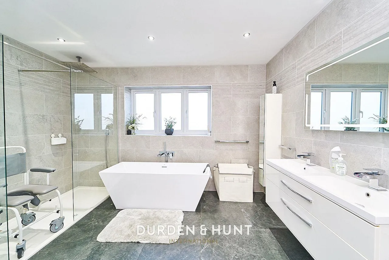 Mount Pleasant Road, Chigwell, IG7, photo 31
