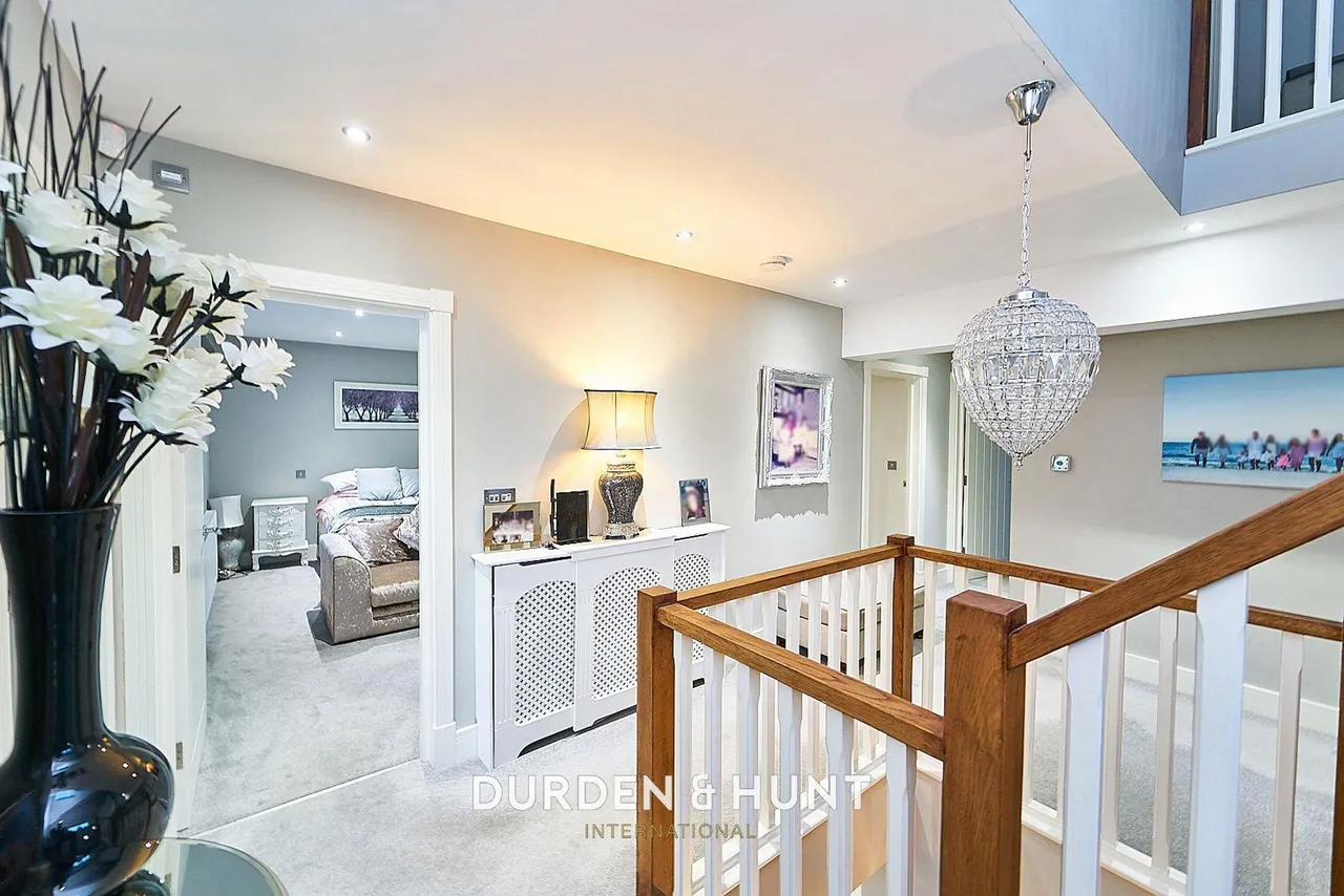 Mount Pleasant Road, Chigwell, IG7, photo 26