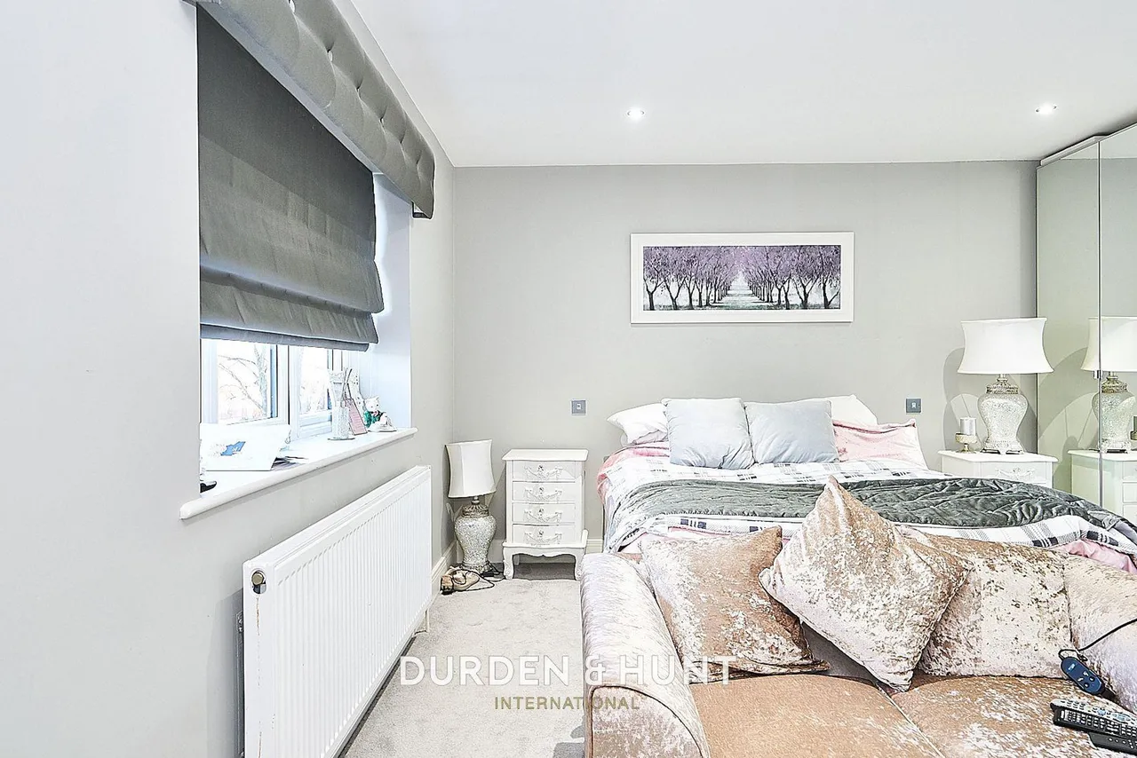 Mount Pleasant Road, Chigwell, IG7, photo 27