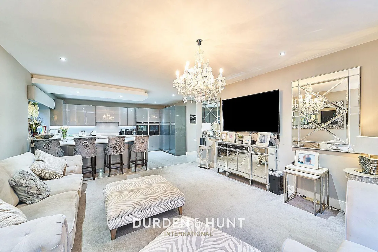 Mount Pleasant Road, Chigwell, IG7, photo 11