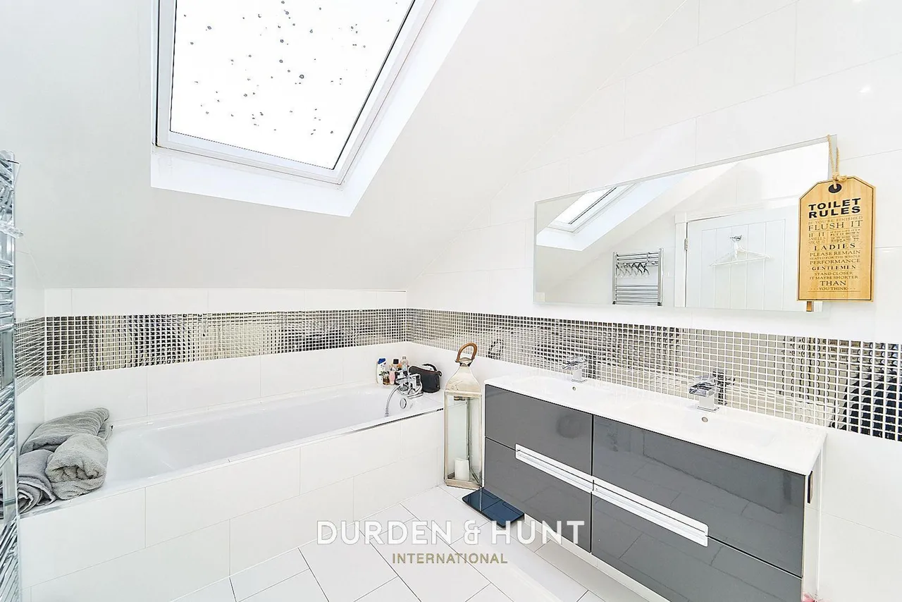Mount Pleasant Road, Chigwell, IG7, photo 34