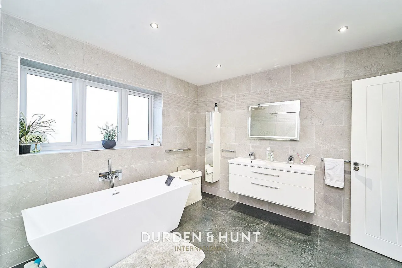 Mount Pleasant Road, Chigwell, IG7, photo 30