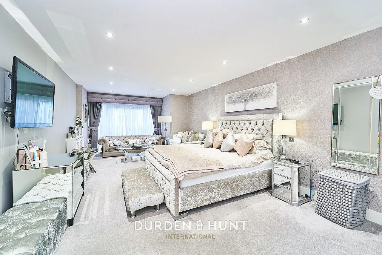 Mount Pleasant Road, Chigwell, IG7, photo 18