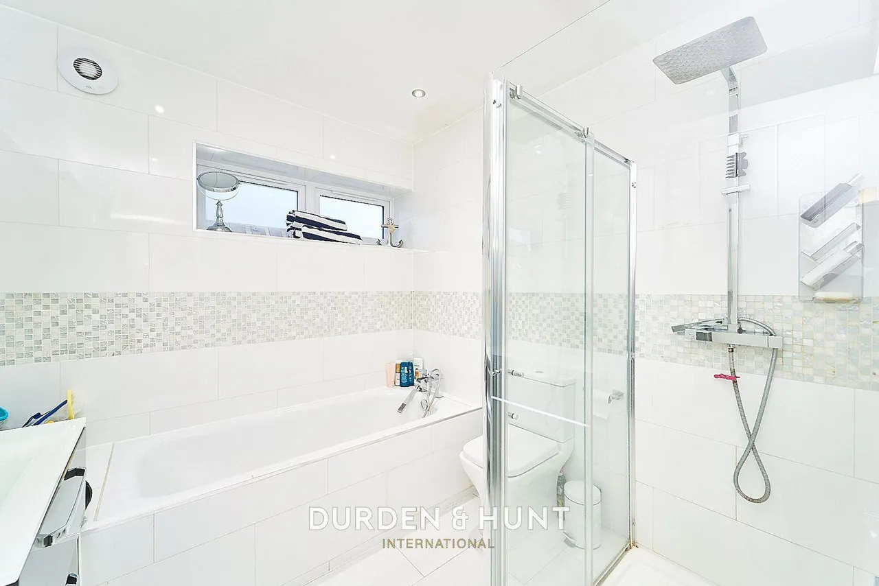 Mount Pleasant Road, Chigwell, IG7, photo 24