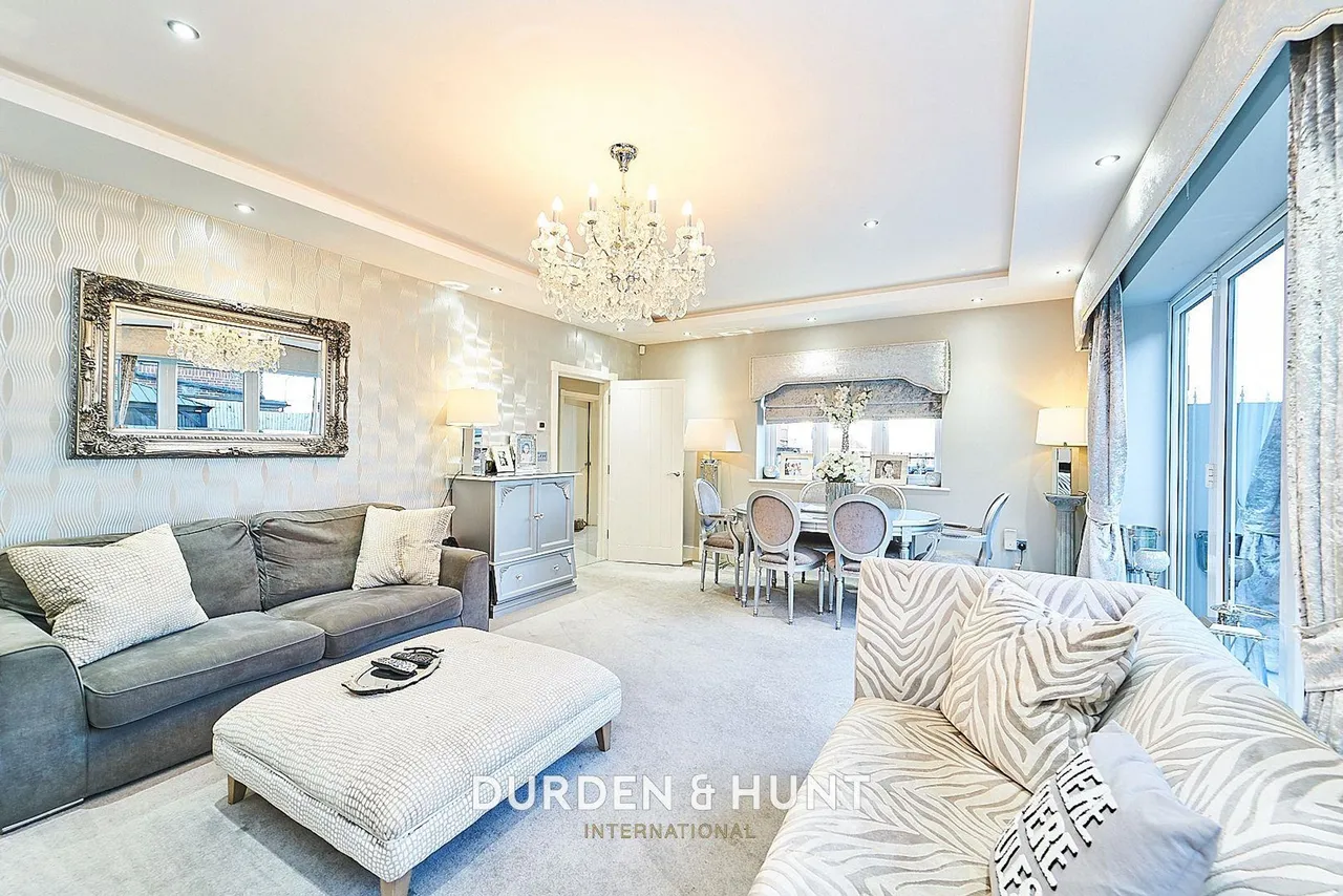 Mount Pleasant Road, Chigwell, IG7, photo 2