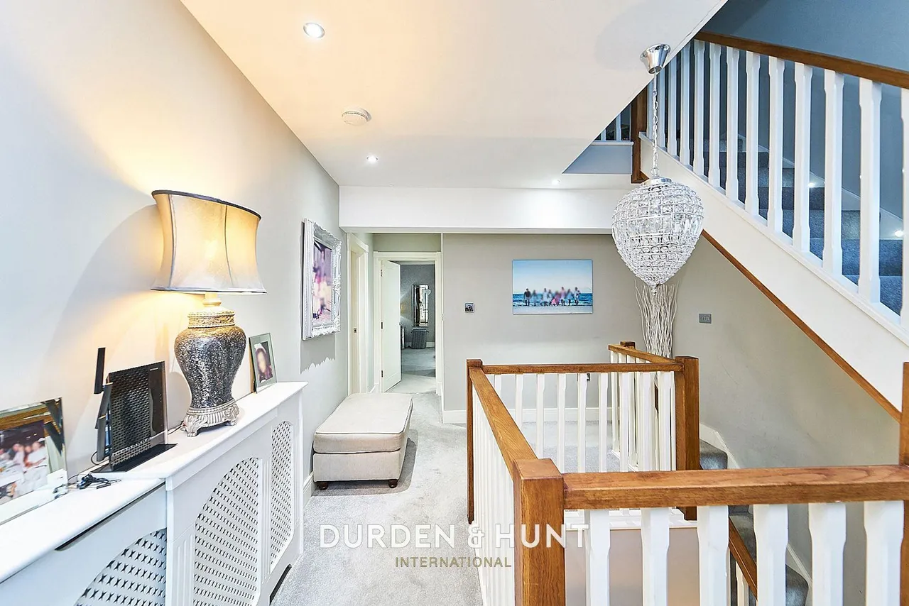 Mount Pleasant Road, Chigwell, IG7, photo 28