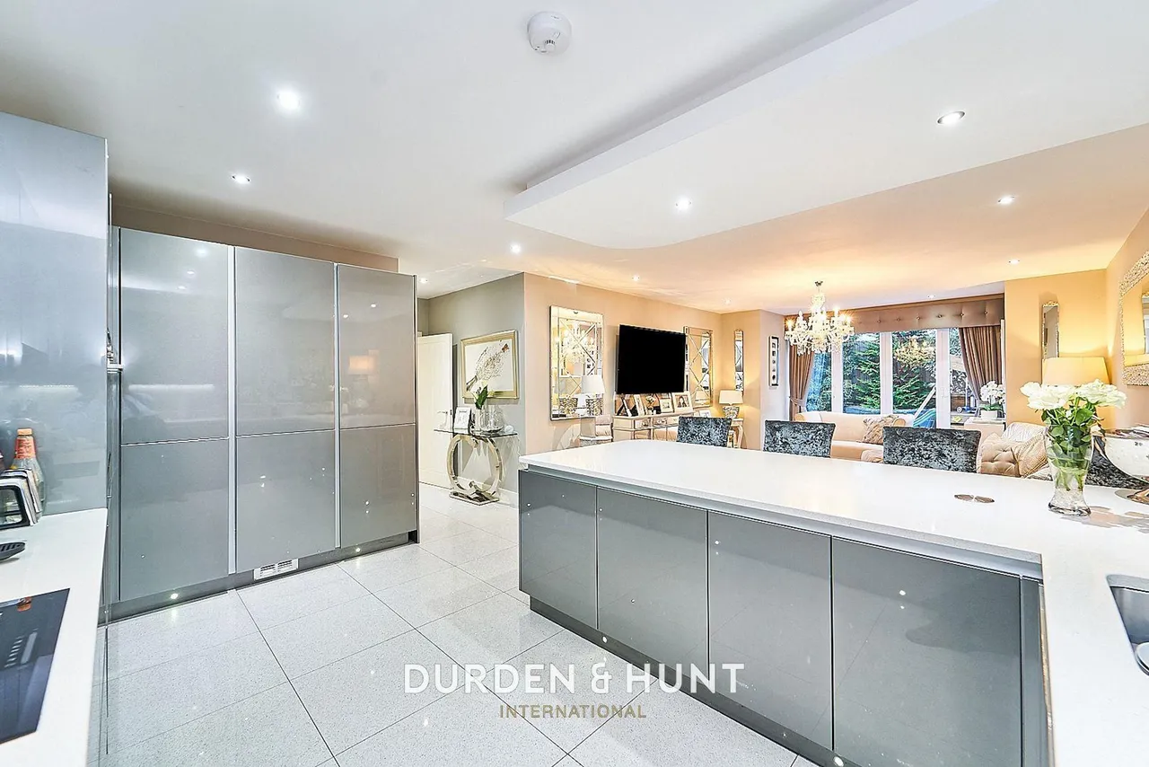 Mount Pleasant Road, Chigwell, IG7, photo 14