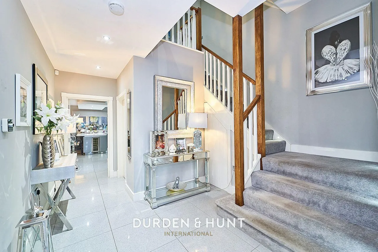 Mount Pleasant Road, Chigwell, IG7, photo 17