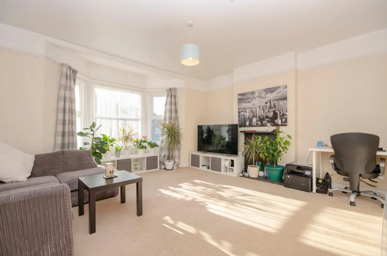 Brookwood Avenue, Eastleigh, Hampshire, SO50 9PE, photo 2