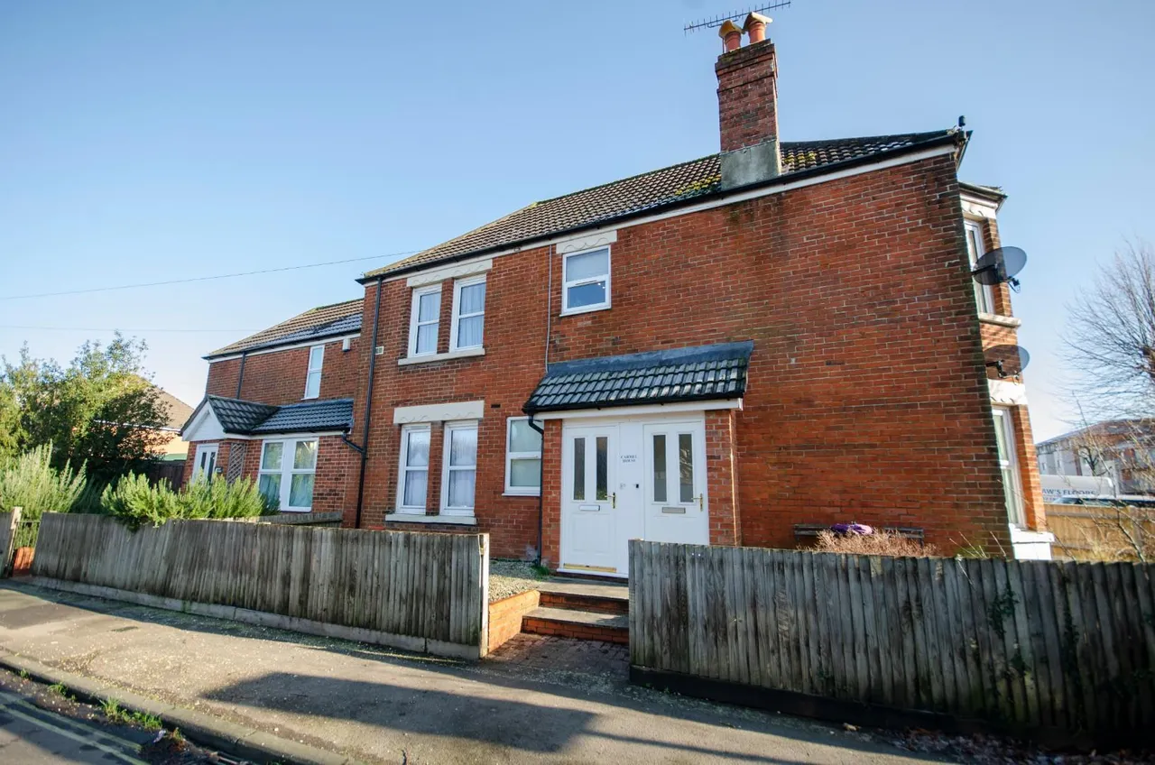 1 bed flat to rent — Brookwood Avenue, Eastleigh, Hampshire, SO50 9PE