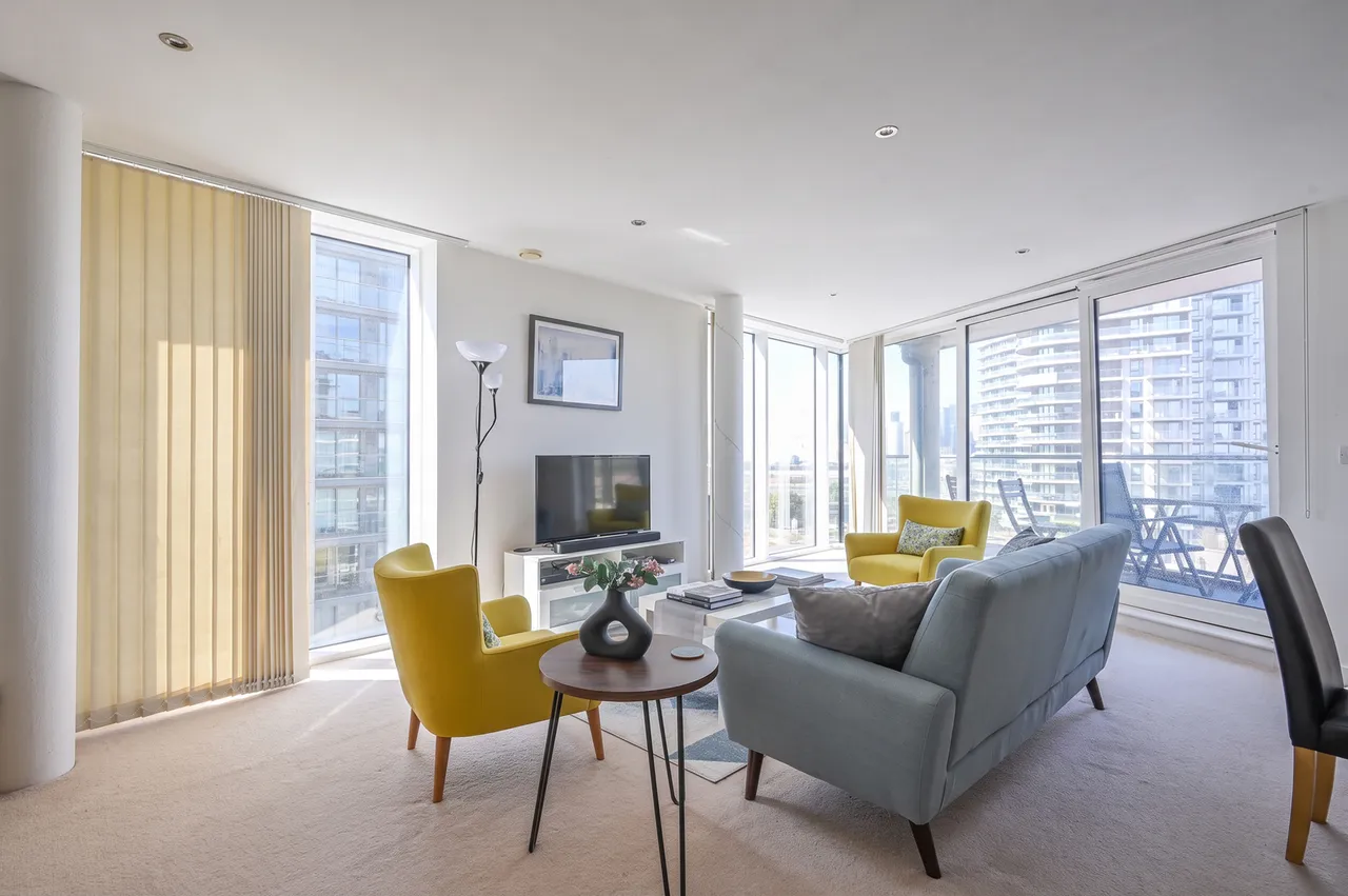 3 bed flat for sale — 18 Ross Apartments, 23 Seagull Lane, London