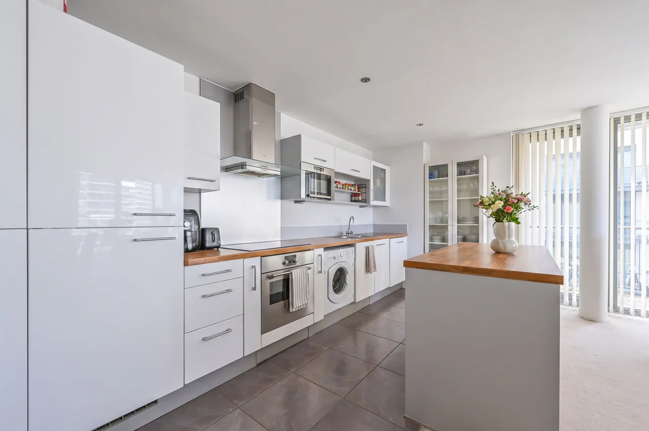 18 Ross Apartments, 23 Seagull Lane, London, photo 2