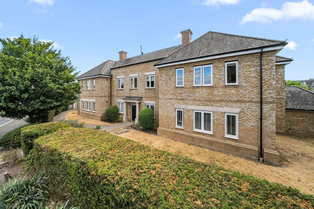 2 bed flat for sale — Nettlefold Place, Sunbury-On-Thames TW16 6BD