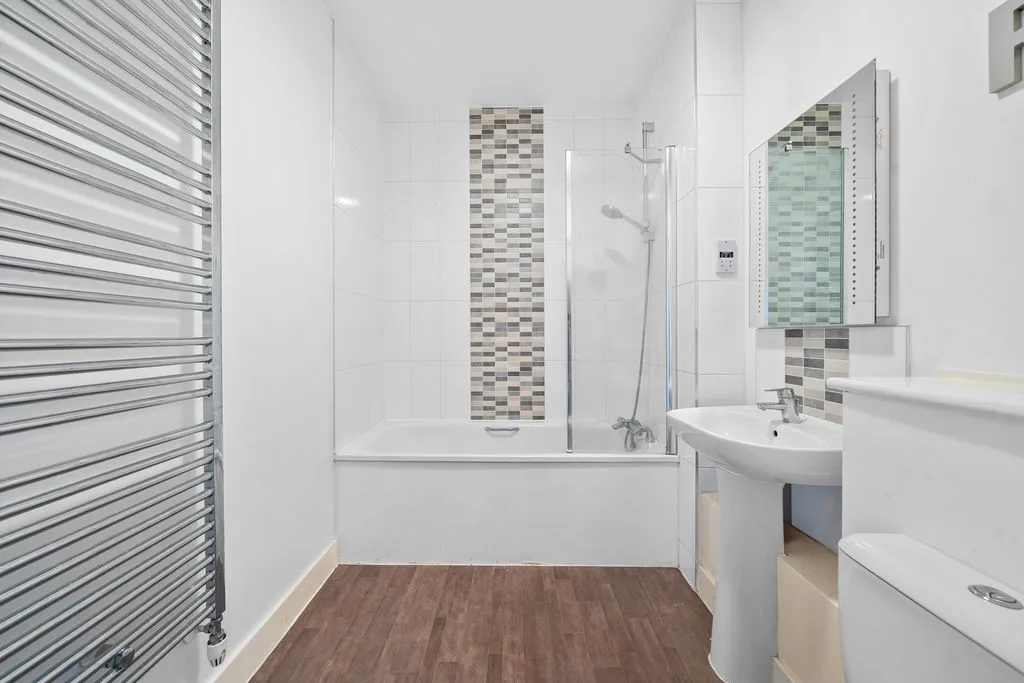 Nettlefold Place, Sunbury-On-Thames TW16 6BD, photo 10