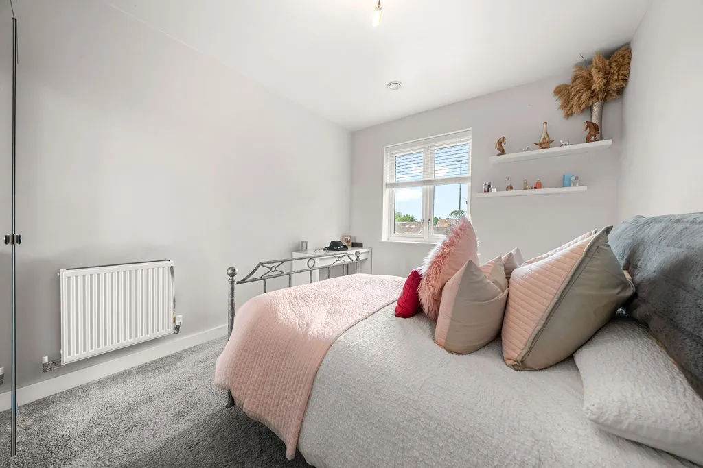 Nettlefold Place, Sunbury-On-Thames TW16 6BD, photo 7