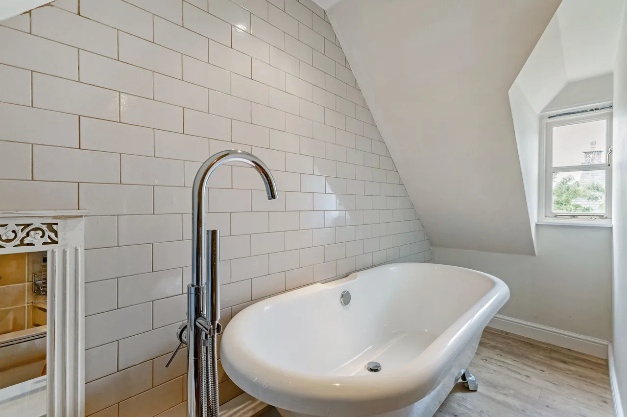 Tremes Close, Marshfield, SN14, photo 6