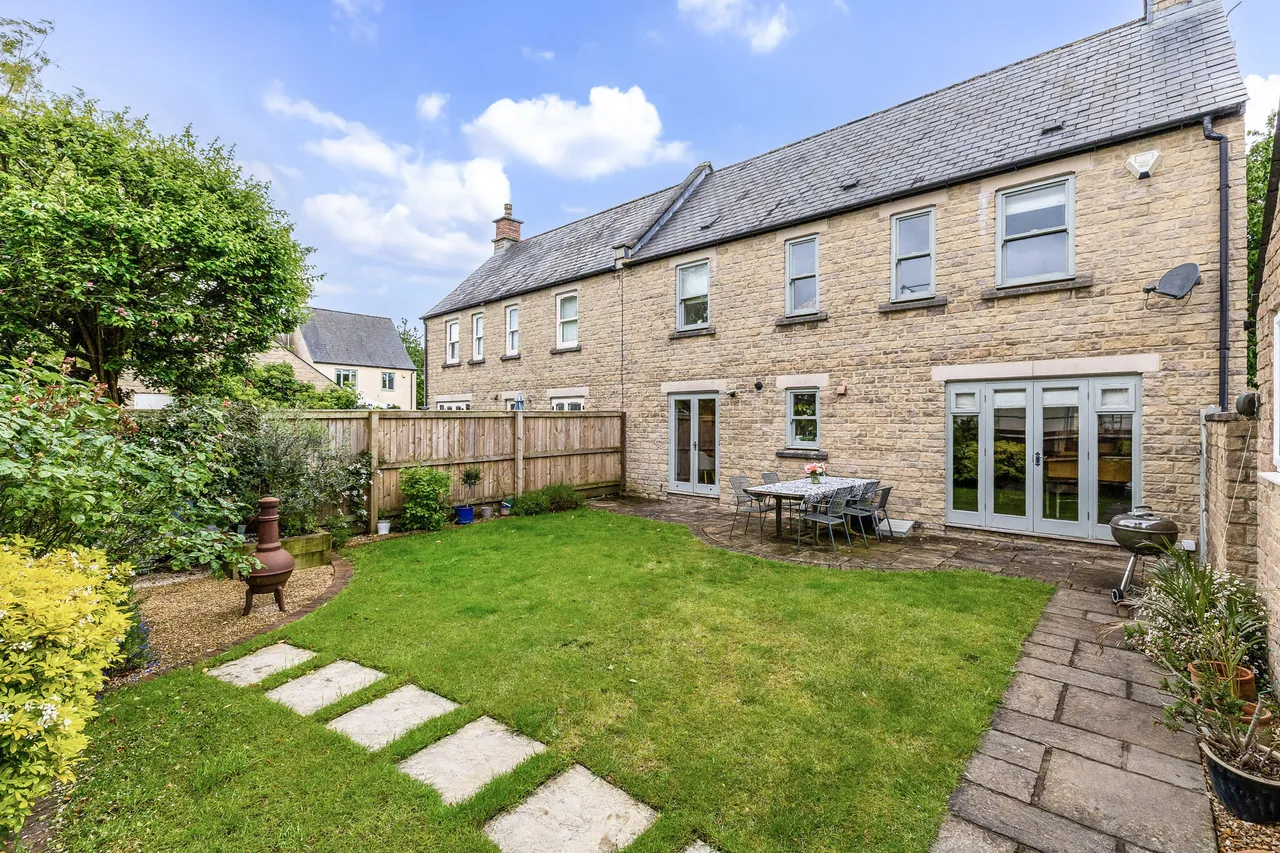 5 bed house for sale — Tremes Close, Marshfield, SN14