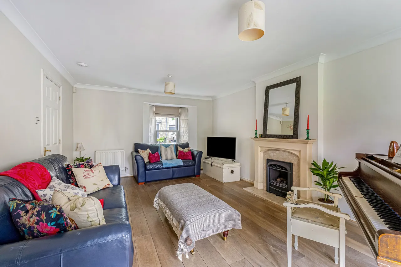 Tremes Close, Marshfield, SN14, photo 9
