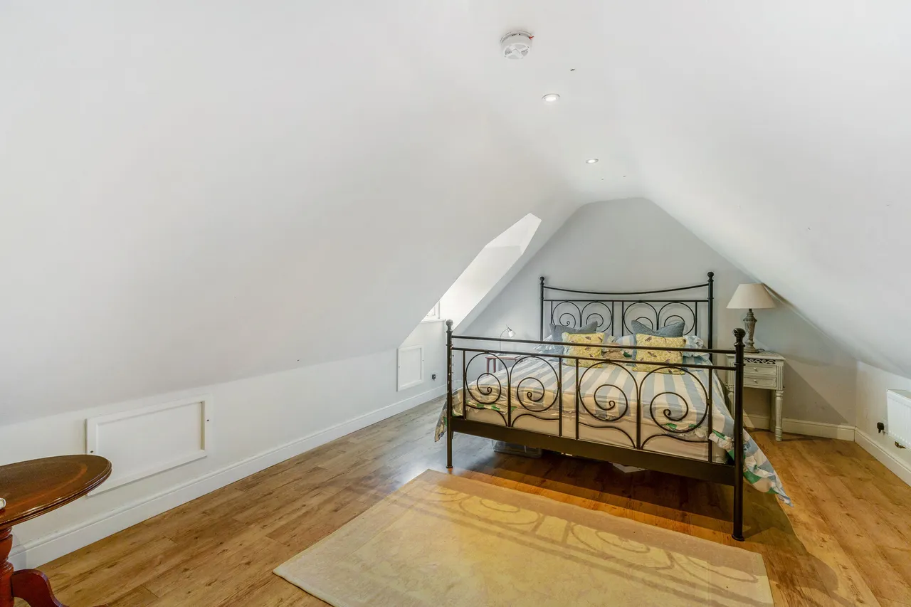Tremes Close, Marshfield, SN14, photo 5