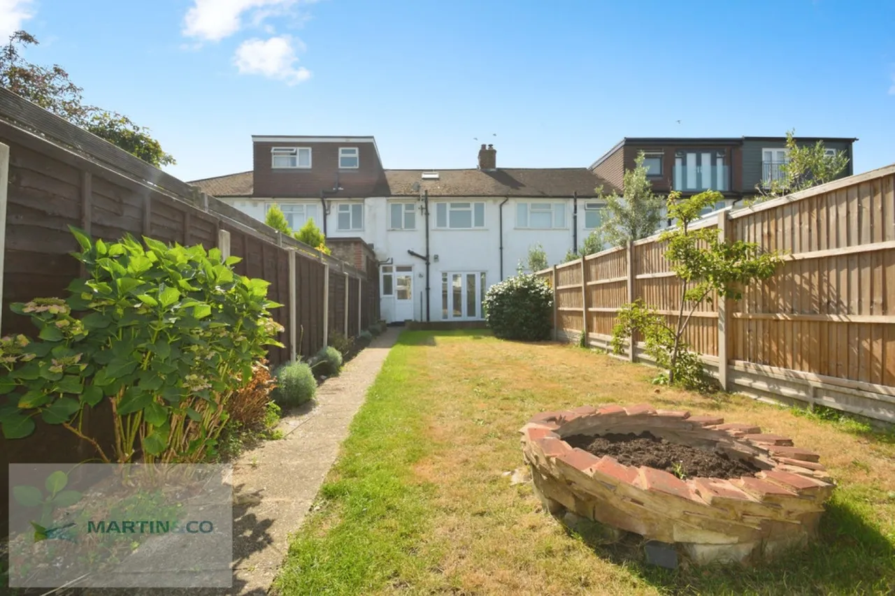 Hersham Road, KT12, photo 10