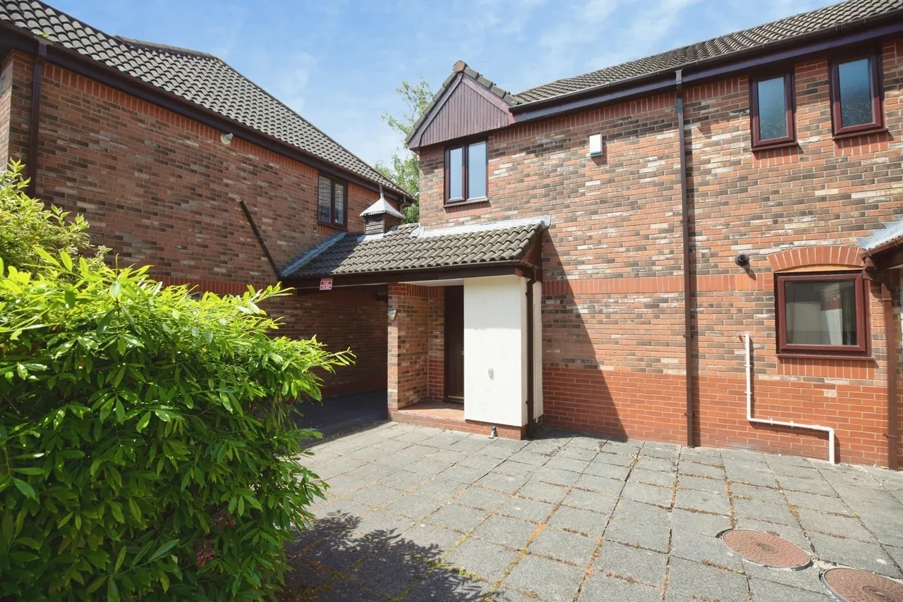 3 bed house for sale — Saunders Mews, Chorley, Lancashire, PR7