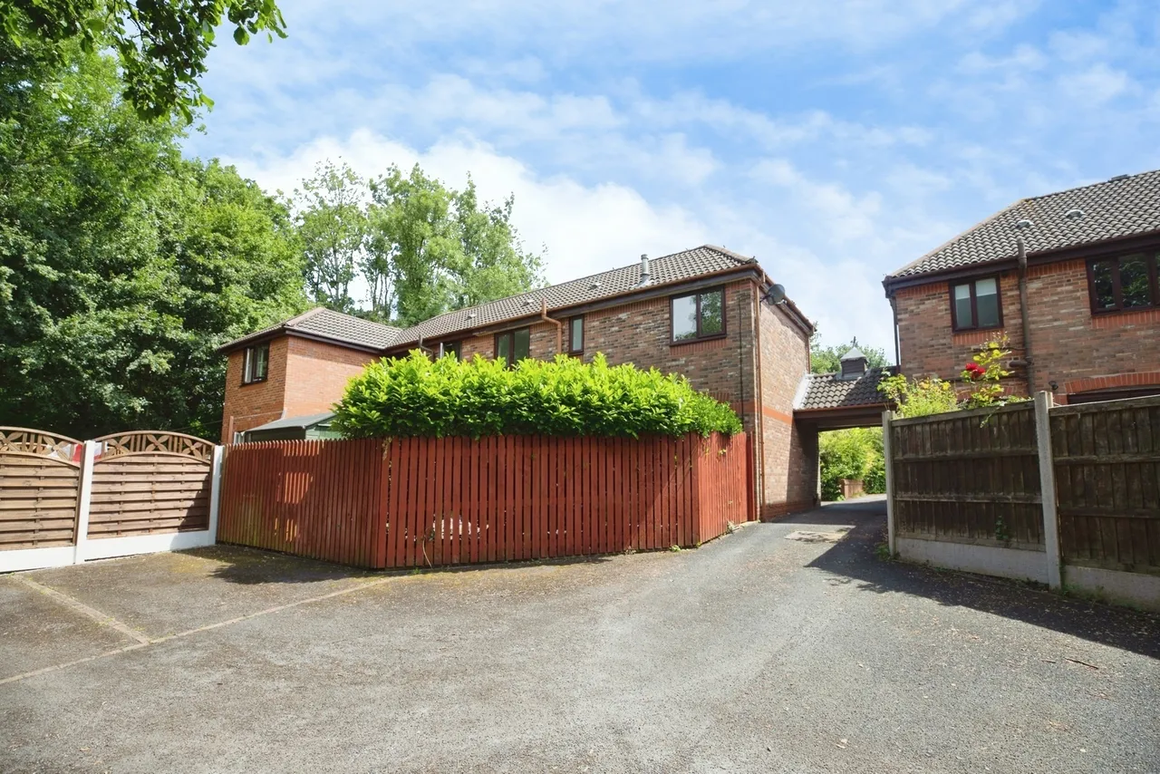 Saunders Mews, Chorley, Lancashire, PR7, photo 12