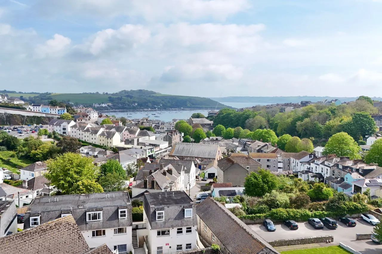 2 bed flat for sale, Penvale Court, Falmouth, TR11